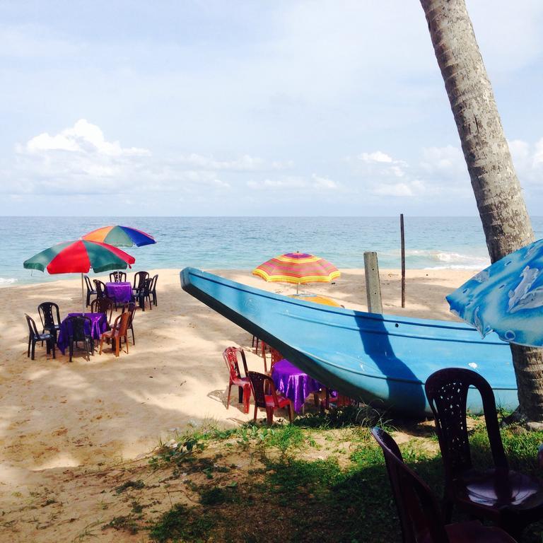 Rainbow Beach Hotel Hikkaduwa Exteriör bild