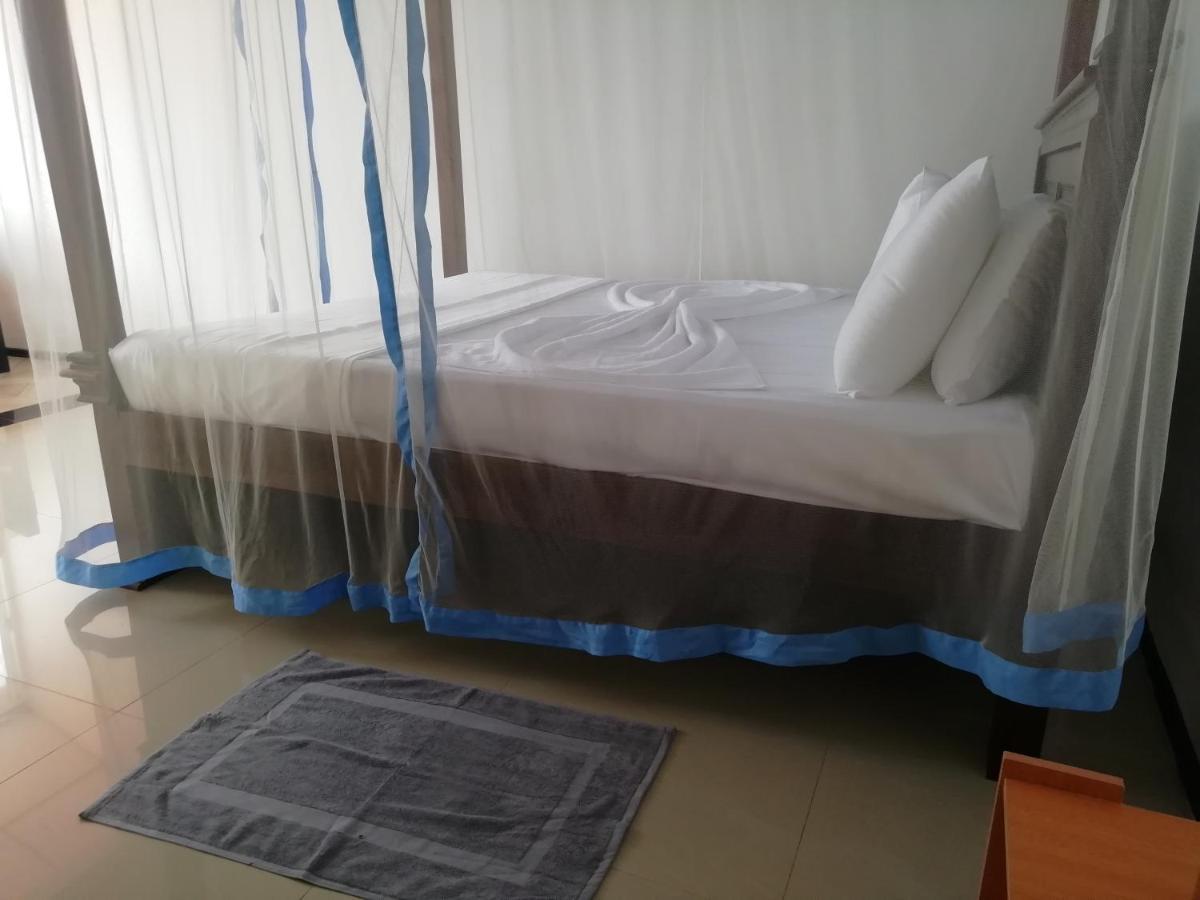 Rainbow Beach Hotel Hikkaduwa Exteriör bild
