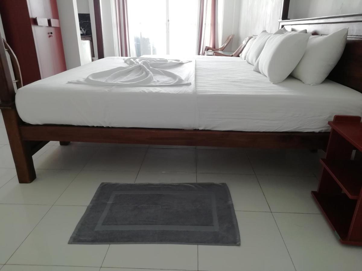 Rainbow Beach Hotel Hikkaduwa Rum bild